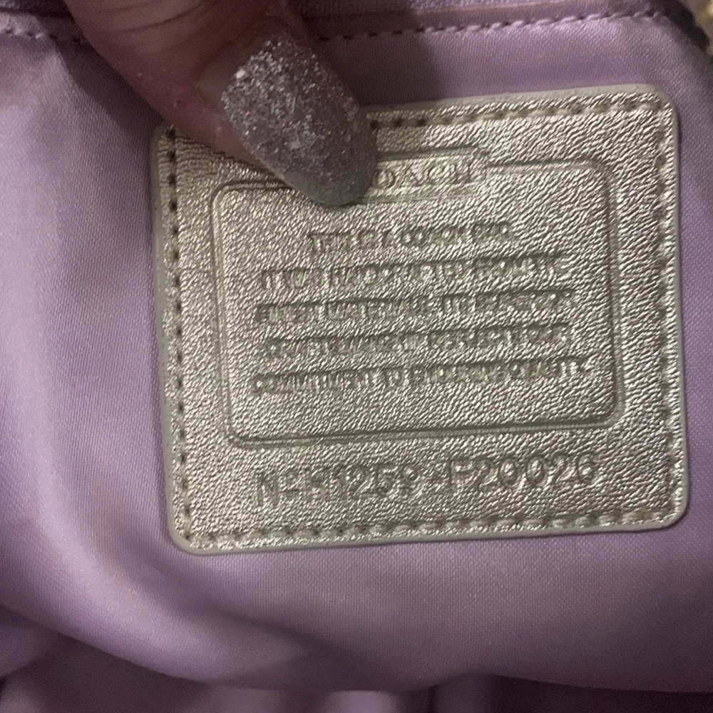 CoachTote Bag gold
Signature metallic gold - Picture 7 of 11